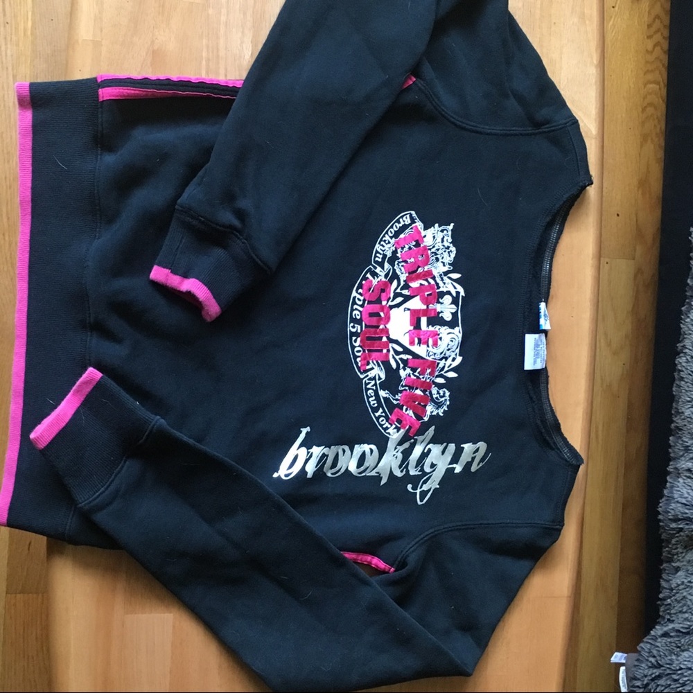 EUC Triple 5 Soul scoop neck sweatshirt